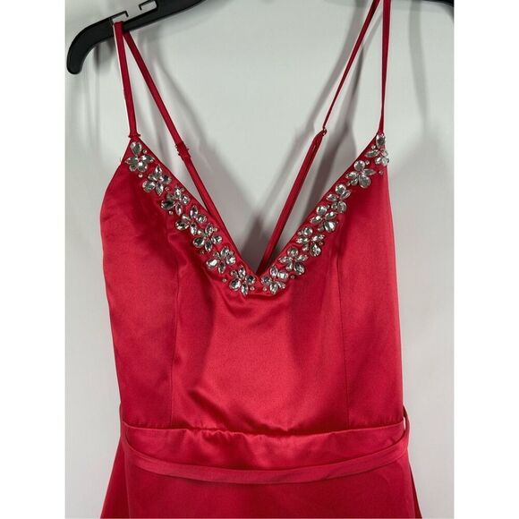 Lulu’s Maxi Red Satin Formal Dress Size Medium NWT - Picture 4 of 12